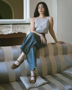 Women Wearing Mary jane shoes with jeans for casual wear
