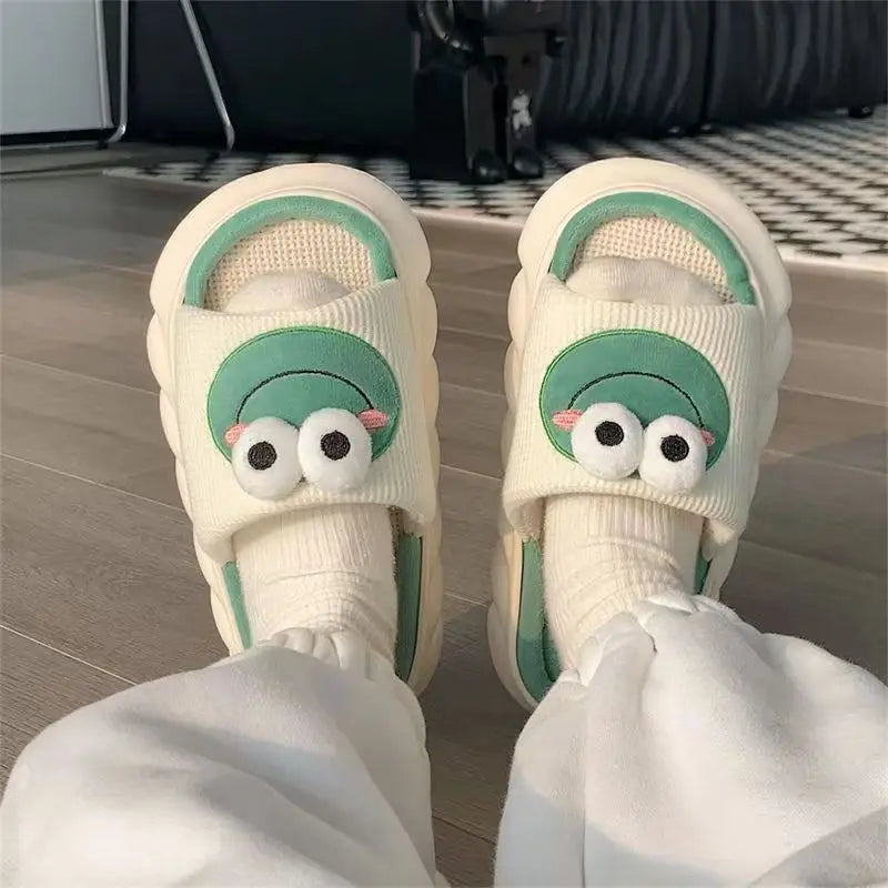 The LuxeMuse*Cartoon Frog Slippers