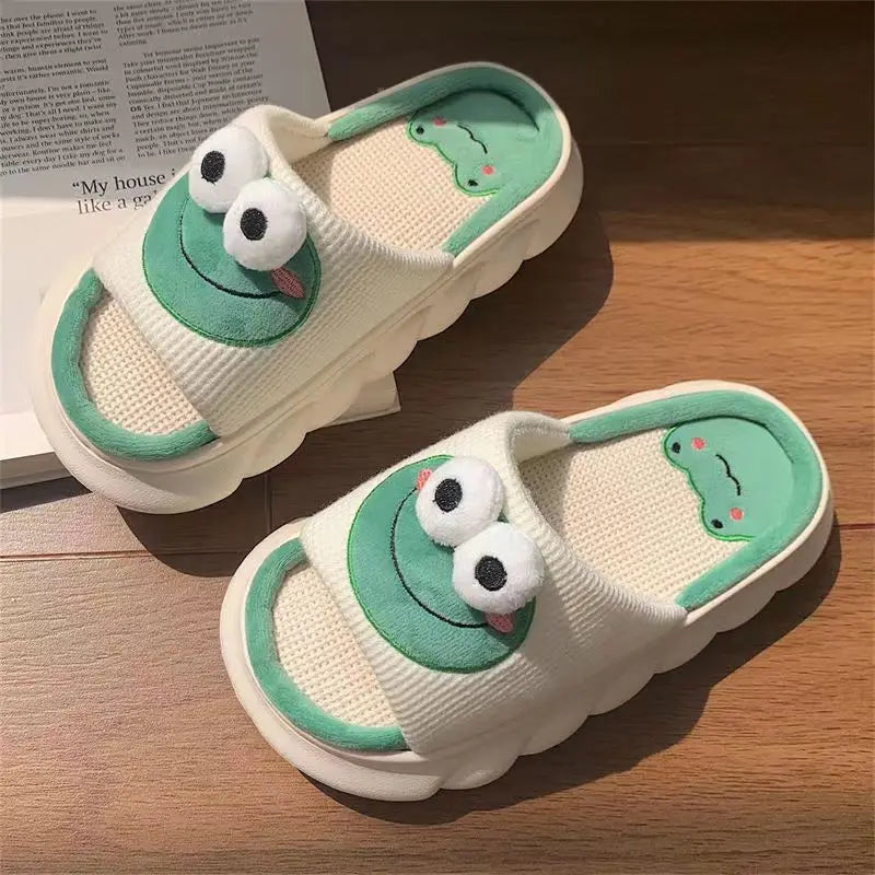 The LuxeMuse*Cartoon Frog Slippers