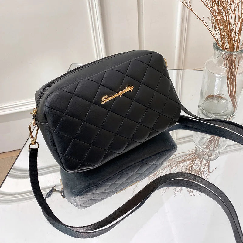 The LuxeMuse* SlingzBag