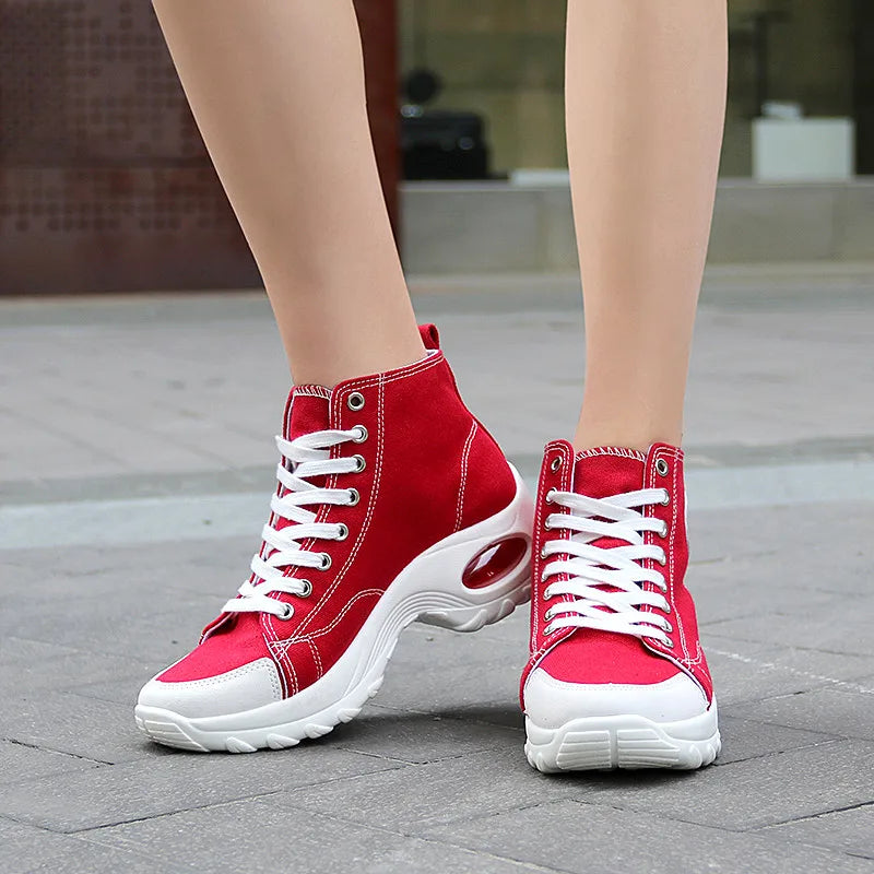 The LuxeMuse* High Top Canvas